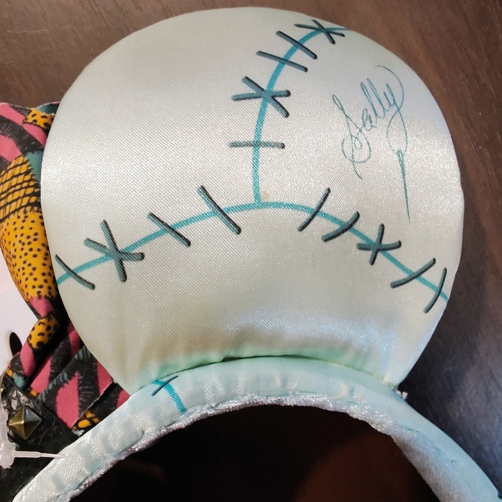 Mickey Mouse Ears Headband with Bow - Picture 5 of 10